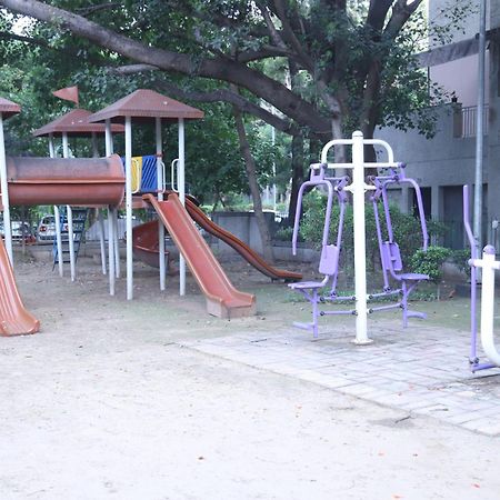 Divine India Service Apartment 3Bhk,B57 Sarita Vihar,Apollo New Delhi Exterior photo