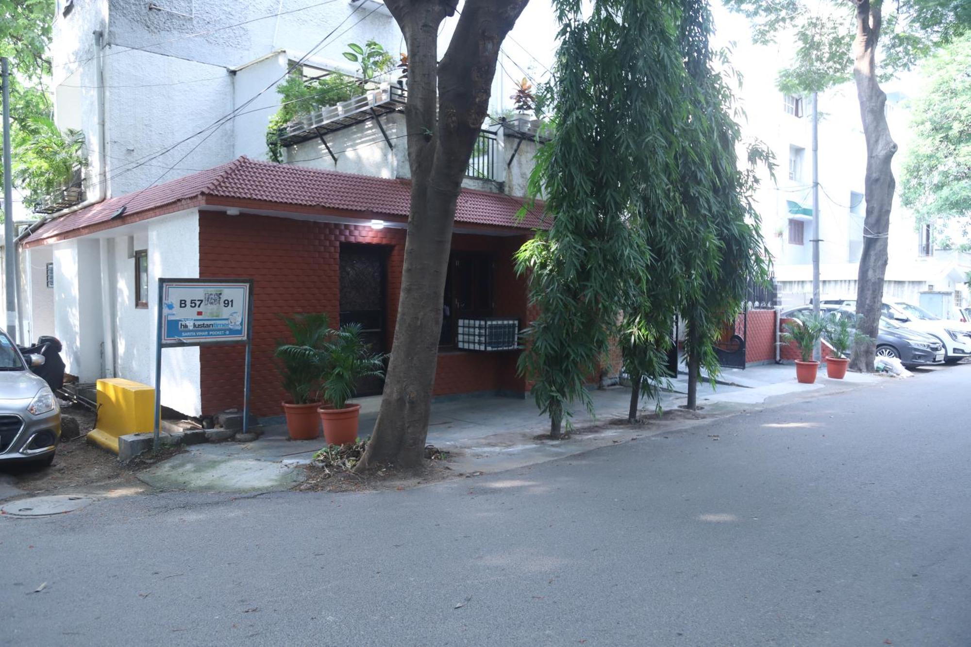 Divine India Service Apartment 3Bhk,B57 Sarita Vihar,Apollo New Delhi Exterior photo