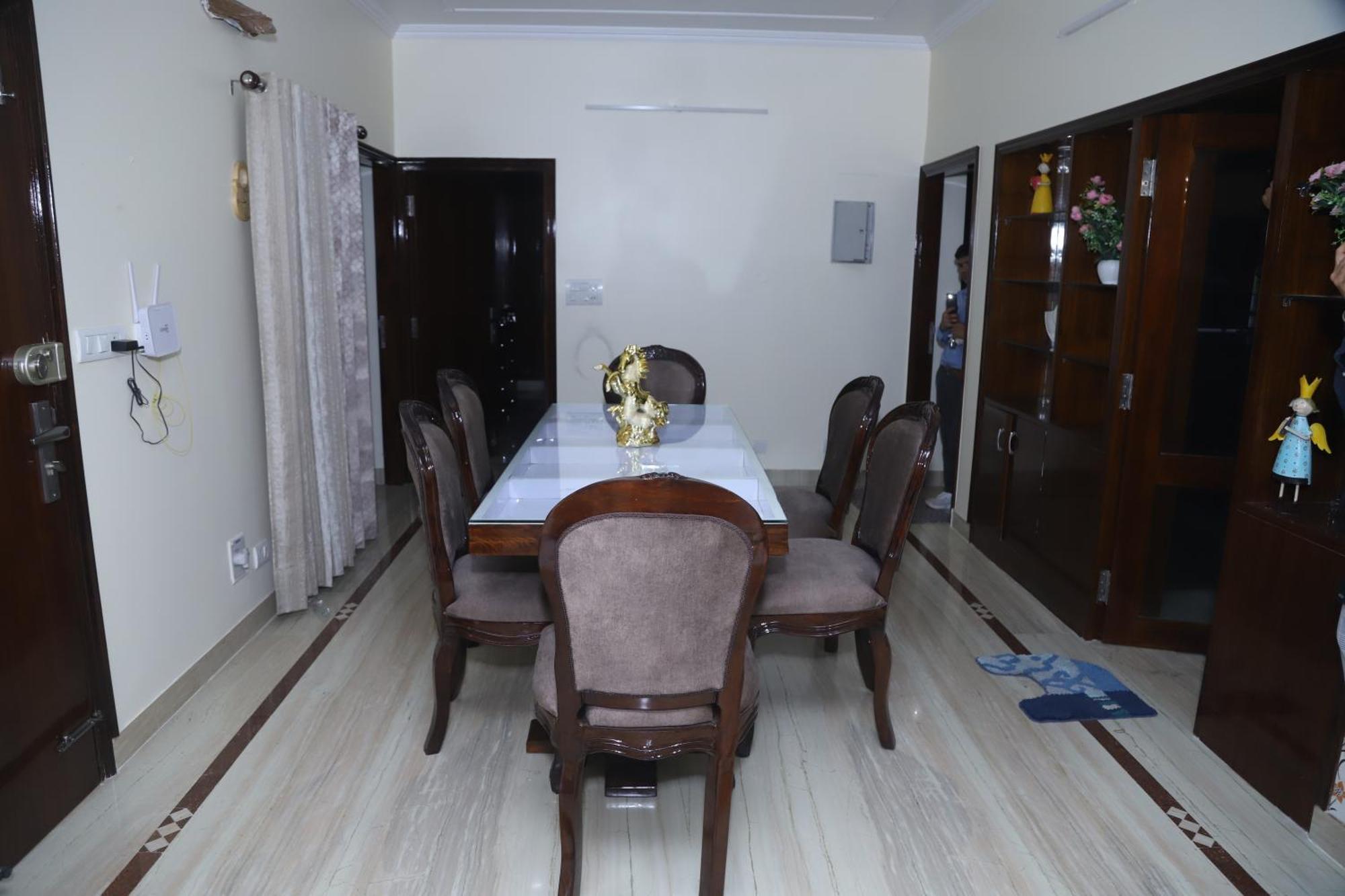 Divine India Service Apartment 3Bhk,B57 Sarita Vihar,Apollo New Delhi Exterior photo